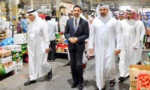 ബഹ്റൈൻ മന്ത്രിമാരുടെ സംഘം മനാമ സെൻട്രൽ മാർക്കറ്റ് സന്ദർശിച്ചു
