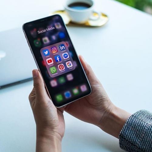 സോഷ്യൽ മീഡിയയിലെ ഓരോ 'റീപോസ്റ്റും' കുറ്റകൃത്യം; വ്യാജവാർത്തകൾക്കെതിരെ കർശന നടപടിയുമായി ബഹ്‌റൈൻ