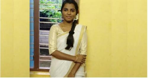 കാമുകൻ നൽകിയ ശീതളപാനീയം കുടിച്ച വിദ്യാർഥിനി മരിച്ചു കാമുകൻ നൽകിയ ശീതളപാനീയം കുടിച്ച വിദ്യാർഥിനി മരിച്ചു