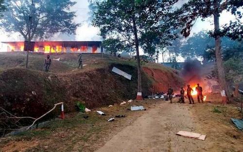 നാഗാലാൻഡ് വെടിവെപ്പ്; സൈനികർക്കെതിരെ കേസ് നാഗാലാൻഡ് വെടിവെപ്പ്; സൈനികർക്കെതിരെ കേസ്
