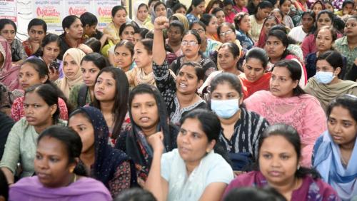 നഴ്‌സുമാരുടെ സമരം പിൻവലിച്ചു; ഹൈക്കോടതി മേൽനോട്ടത്തിൽ ചൊവ്വാഴ്ച ചർച്ച