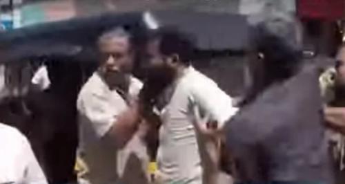 പയ്യന്നൂരിൽ ഹർത്താൽ അനുകൂലികൾക്ക് നാട്ടുകാരുടെ മർദനം പയ്യന്നൂരിൽ ഹർത്താൽ അനുകൂലികൾക്ക് നാട്ടുകാരുടെ മർദനം