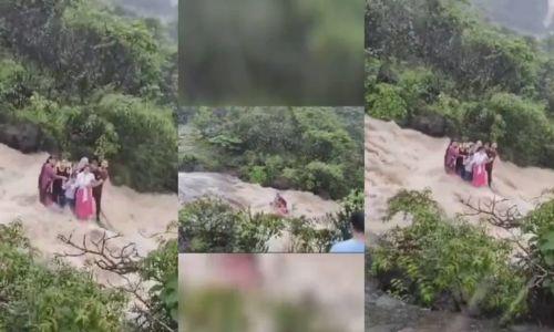 ഡാം ആസ്വദിക്കാനെത്തിയ കുടുംബം ഒഴുക്കിൽപ്പെട്ടു; 4 പേർ മരിച്ചു ഡാം ആസ്വദിക്കാനെത്തിയ കുടുംബം ഒഴുക്കിൽപ്പെട്ടു; 4 പേർ മരിച്ചു
