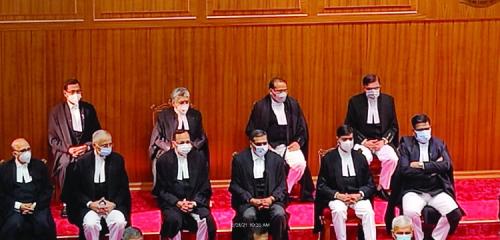 സുപ്രീംകോടതിയിൽ ഒൻപത് പുതിയ ജഡ്ജിമാർ സത്യപ്രതിജ്ഞ ചെയ്തു സുപ്രീംകോടതിയിൽ ഒൻപത് പുതിയ ജഡ്ജിമാർ സത്യപ്രതിജ്ഞ ചെയ്തു