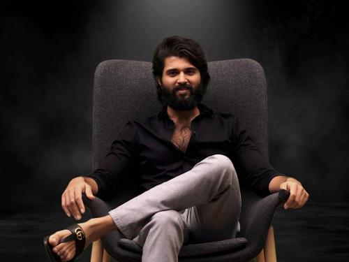 വിജയ് ദേവരകൊണ്ടയെ ചോദ്യം ചെയ്ത് ഇ.ഡി വിജയ് ദേവരകൊണ്ടയെ ചോദ്യം ചെയ്ത് ഇ.ഡി