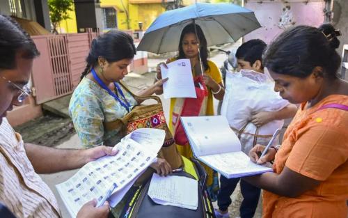 കർണാടക വോട്ടർപട്ടിക പരിഷ്കരണം; സ്വയം മരിച്ചതായി പ്രഖ്യാപിച്ച് 37 പേരും, പരസ്പരം മരിച്ചതായി പ്രഖ്യാപിച്ച് 334 ജോഡികളും