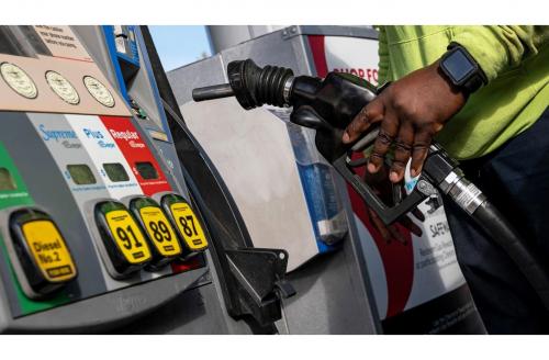 അമേരിക്കയിൽ ഇന്ധനവില കുതിച്ചുയരുന്നു; ട്രംപ് സർക്കാരിന് രാഷ്ട്രീയ വെല്ലുവിളി