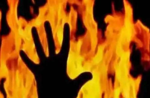 അങ്കമാലിയിൽ മക്കളെ തീ കൊളുത്തി കൊന്ന് അമ്മ ആത്മഹത്യയ്ക്ക് ശ്രമിച്ചു അങ്കമാലിയിൽ മക്കളെ തീ കൊളുത്തി കൊന്ന് അമ്മ ആത്മഹത്യയ്ക്ക് ശ്രമിച്ചു
