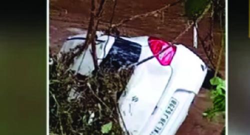 തൊടുപുഴയിൽ കാർ ഒഴുക്കിൽ പെട്ടു; പെൺകുട്ടി മരിച്ചു