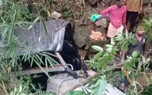 വയനാട്ടിൽ ജീപ്പ് കൊക്കയിലേക്ക് മറിഞ്ഞ് 9 സ്ത്രീകൾ മരിച്ചു