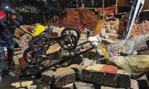 ബംഗളൂരു മതിൽ അപകടം: മരിച്ച മലയാളികളുടെ മൃതദേഹം നാട്ടിലെത്തിച്ചു