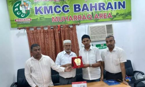 തുമ്പോളി അബ്ദുറഹ്മാന് കെ.എം.സി.സി യാത്രയയപ്പ് നൽകി തുമ്പോളി അബ്ദുറഹ്മാന് കെ.എം.സി.സി യാത്രയയപ്പ് നൽകി