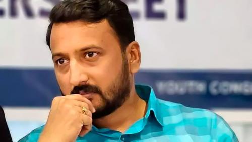 രാഹുൽ മാങ്കൂട്ടത്തിൽ അയോഗ്യനായേക്കും; സ്പീക്കർ നിയമോപദേശം തേടുന്നു