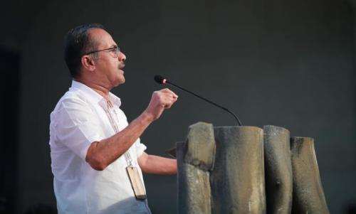 ട്രാൻസ്ജെന്റർ എന്നത് വ്യാജ മാനസിക അവസ്ഥ, പുരുഷനും സ്ത്രീയും അല്ലാതെ മറ്റൊരു വിഭാഗം ഇല്ല: പിഎംഎ സലാം ട്രാൻസ്ജെന്റർ എന്നത് വ്യാജ മാനസിക അവസ്ഥ, പുരുഷനും സ്ത്രീയും അല്ലാതെ മറ്റൊരു വിഭാഗം ഇല്ല: പിഎംഎ സലാം