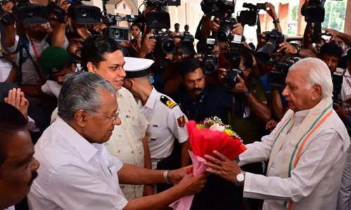 ഗവർണറുടെ അസാധാരണ നീക്കം; ഒരു മിനിറ്റിൽ ഒതുക്കി നയപ്രഖ്യാപന പ്രസംഗം ഗവർണറുടെ അസാധാരണ നീക്കം; ഒരു മിനിറ്റിൽ ഒതുക്കി നയപ്രഖ്യാപന പ്രസംഗം