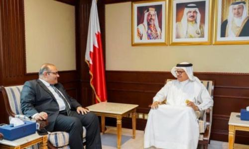 ബഹ്റൈൻ വിദേശകാര്യ മന്ത്രി ഇന്ത്യൻ അംബാസഡർ പിയൂഷ് ശ്രീവാസ്തവയുമായി കൂടിക്കാഴ്ച നടത്തി