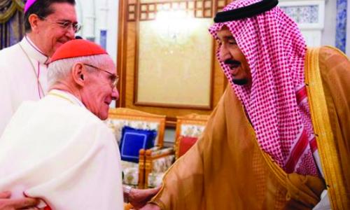 വത്തി­ക്കാൻ കർ­ദി­നാൾ, സൽ­മാൻ രാ­ജാ­വു­മാ­യി­ കൂ­ടി­ക്കാ­ഴ്ച നടത്തി­