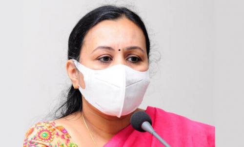 ബ്രഹ്മപുരം തീപിടുത്തം: തീ നിയന്ത്രണവിധേയം, പുകയില് ആശങ്കവേണ്ടെന്ന് വീണാ ജോര്ജ് ബ്രഹ്മപുരം തീപിടുത്തം: തീ നിയന്ത്രണവിധേയം, പുകയില് ആശങ്കവേണ്ടെന്ന് വീണാ ജോര്ജ്