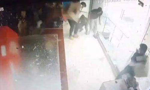 കാക്കനാട് അതിശക്തമായ കാറ്റ്; 25 പോസ്റ്റുകൾ തകർന്നു കാക്കനാട് അതിശക്തമായ കാറ്റ്; 25 പോസ്റ്റുകൾ തകർന്നു