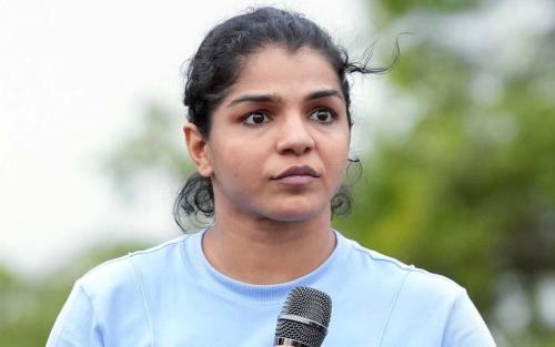 പ്രായപൂർത്തിയാകാത്ത താരത്തിന് മേൽ സമ്മർദ്ദവും ഭീഷണിയും; പ്രതികരണവുമായി സാക്ഷി മാലിക് പ്രായപൂർത്തിയാകാത്ത താരത്തിന് മേൽ സമ്മർദ്ദവും ഭീഷണിയും; പ്രതികരണവുമായി സാക്ഷി മാലിക്
