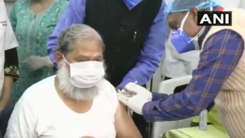 കൊവാക്‌സിൻ മൂന്നാം ഘട്ട പരീക്ഷണം: ഹരിയാന ആഭ്യന്തരമന്ത്രി വാക്‌സിൻ സ്വീകരിച്ചു