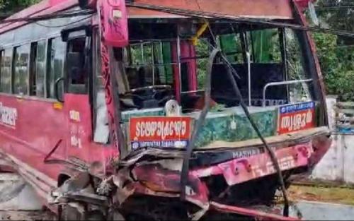 കുന്നംകുളത്ത് സ്വകാര്യബസ് അഞ്ച് വാഹനങ്ങളിൽ ഇടിച്ചു; യുവതി മരിച്ചു, എട്ട് പേർക്ക് പരിക്ക്