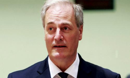 പാ​​​­​​​ർ​​​­ല​​​​​​മെ​​​­​​​ന്‍റ് ച​​​ർ​​​­ച്ച​​​യി​​​ൽ വൈ​​​­​​​കി​​​­​​​യെ​​​­​​​ത്തി​​​­​​​യ​​​­ മ​​​ന്ത്രി­ മാ​​​­​​​പ്പ്­ ചോ​​​­​​​ദി​​​­​​​ച്ചു­ : പിന്നാലെ രാജി