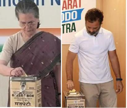 കോൺഗ്രസ് അധ്യക്ഷ തെരഞ്ഞെടുപ്പ്: വോട്ട് ചെയ്ത് കോൺഗ്രസ് നേതാക്കൾ