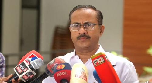 ‘നൂറ്റാണ്ടിലെ വലിയ തമാശ’: കുഞ്ഞാലിക്കുട്ടിയുടെ രാജഭീഷണി വാർത്ത തള്ളി പി.എം.എ സലാം ‘നൂറ്റാണ്ടിലെ വലിയ തമാശ’: കുഞ്ഞാലിക്കുട്ടിയുടെ രാജഭീഷണി വാർത്ത തള്ളി പി.എം.എ സലാം