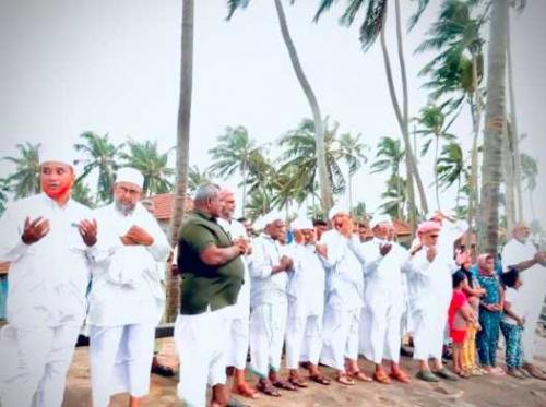 കടൽ കലി തുള്ളവേ സാന്ത്വനമേകി പ്രാർത്ഥനാ സദസ്സ് കടൽ കലി തുള്ളവേ സാന്ത്വനമേകി പ്രാർത്ഥനാ സദസ്സ്