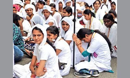 നഴ്സുമാരുടെ സമരം : ഒത്തുതീർപ്പു ചർച്ച പരാജയപ്പെട്ടു : വ്യാഴാഴ്ച കൂട്ട അവധി