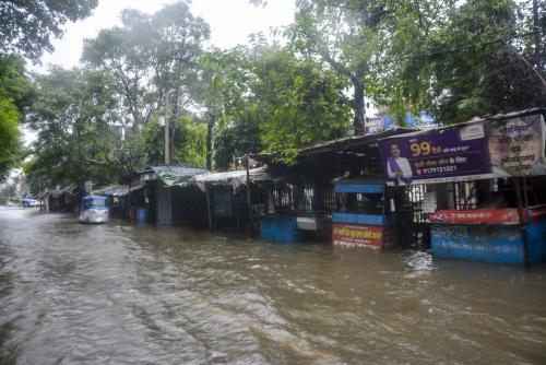 ഉത്തർപ്രദേശിൽ അതിതീവ്ര മഴയും കൊടുങ്കാറ്റും: 56 മരണം, ദുരന്തമുഖമായി 56 ജില്ലകൾ