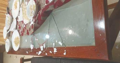 ഫ്രൈഡ് റൈസിൽ ചിക്കൻ കുറഞ്ഞുപോയതിനെച്ചൊല്ലി റസ്റ്റോറന്റിൽ കൂട്ടത്തല്ല് ഫ്രൈഡ് റൈസിൽ ചിക്കൻ കുറഞ്ഞുപോയതിനെച്ചൊല്ലി റസ്റ്റോറന്റിൽ കൂട്ടത്തല്ല്