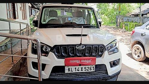 കാസർഗോഡ് ജില്ലയിൽ സബ് കലക്ടറുടെ ഔദ്യോഗിക വാഹനം കോടതി ജപ്തി ചെയ്തു കാസർഗോഡ് ജില്ലയിൽ സബ് കലക്ടറുടെ ഔദ്യോഗിക വാഹനം കോടതി ജപ്തി ചെയ്തു