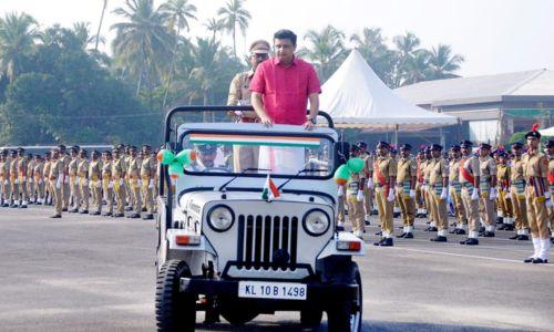 അഭിവാദ്യം സ്വീകരിക്കാനായി സഞ്ചരിക്കുന്ന വാഹനത്തിന്റെ ആർസി ബുക്ക് പരിശോധിക്കേണ്ട ഉത്തരവാദിത്വം മന്ത്രിക്കില്ലെന്ന് മന്ത്രി പി എ മുഹമ്മദ് റിയാസ് അഭിവാദ്യം സ്വീകരിക്കാനായി സഞ്ചരിക്കുന്ന വാഹനത്തിന്റെ ആർസി ബുക്ക് പരിശോധിക്കേണ്ട ഉത്തരവാദിത്വം മന്ത്രിക്കില്ലെന്ന് മന്ത്രി പി എ മുഹമ്മദ് റിയാസ്
