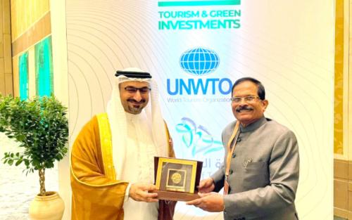 ബഹ്റൈൻ ആക്ടിങ് ടൂറിസം മന്ത്രിയും കേന്ദ്ര സഹമന്ത്രി ശ്രീപദ് യശോ നായിക്കും കൂടികാഴ്ച്ച നടത്തി 