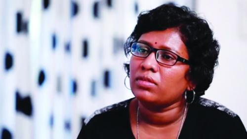 മന്ത്രി എ.ക ബാലന് തന്‍റെ നിഴലിനെ പോലും ഭയമെന്ന് ബിന്ദു അമ്മിണി