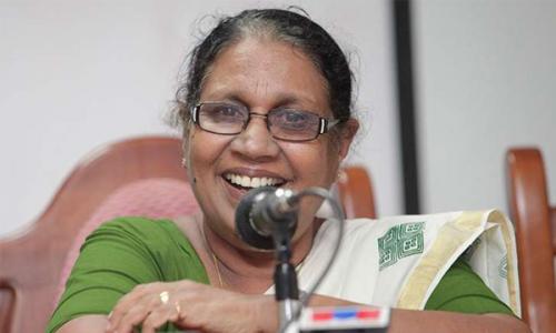 പ്രായമായ സ്ത്രീകൾക്ക് കൂടുതൽ കരുതൽ വേണമെന്ന് വനിതാ കമ്മിഷൻ പ്രായമായ സ്ത്രീകൾക്ക് കൂടുതൽ കരുതൽ വേണമെന്ന് വനിതാ കമ്മിഷൻ