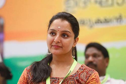 ആദിവാസി കുടുംബങ്ങൾ‍ക്ക് വീടുവെച്ച് നൽ‍കാമെന്ന് വാഗ്ദാനം നൽ‍കി വഞ്ചന; മഞ്ജു വാര്യർ‍ കേസ്  ഒത്തുതീർ‍പ്പാക്കി
