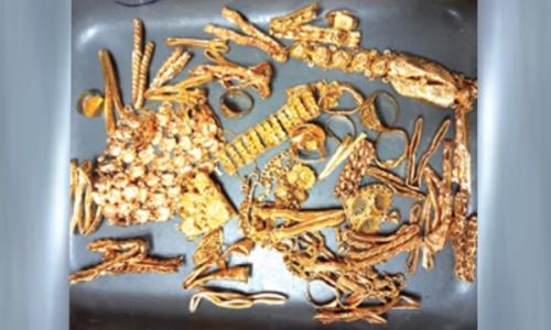 നെ­­­ടു­­­ന്പാ­­­ശേ­­­രി­­­ വി­­­മാ­­­നത്താ­­­വളത്തിൽ 17.13 ല​ക്ഷം രൂ​­​­​­​പയുടെ സ്വർ­­ണം പിടിക്കൂടി