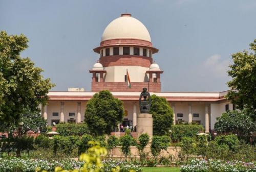 ഉന്നാവോ പെൺകുട്ടിയെ എയിംസിലേക്ക് മാറ്റണം: സുപ്രീംകോടതി