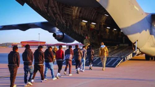 യു.എസ് ഈ വർഷം നാടുകടത്തിയത് 2,790 ഇന്ത്യക്കാരെ; യു.കെയിൽ 100 പേരെ യു.എസ് ഈ വർഷം നാടുകടത്തിയത് 2,790 ഇന്ത്യക്കാരെ; യു.കെയിൽ 100 പേരെ