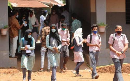 മലപ്പുറത്തെ രണ്ട് സ്‌കൂളുകളിൽ വീണ്ടും കൊവിഡ്: പരിശോധനയിൽ 180 പേർക്ക് രോഗ ബാധ