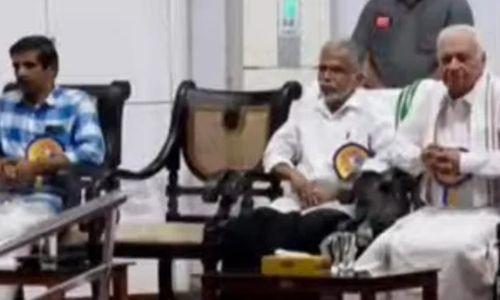 ഗവര്ണറുടെ പരിപാടിയില് നിന്നും വിട്ടുനിന്ന് കാലിക്കറ്റ് വൈസ് ചാന്സലര് ഗവര്ണറുടെ പരിപാടിയില് നിന്നും വിട്ടുനിന്ന് കാലിക്കറ്റ് വൈസ് ചാന്സലര്