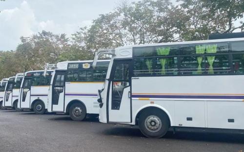 ടൂറിസ്റ്റ് ബസ്സുകൾ കൂട്ടത്തോടെ വിൽക്കുന്നു ; കടുത്ത സാമ്പത്തിക പ്രതിസന്ധി നേരിട്ട് ഉടമകൾ ടൂറിസ്റ്റ് ബസ്സുകൾ കൂട്ടത്തോടെ വിൽക്കുന്നു ; കടുത്ത സാമ്പത്തിക പ്രതിസന്ധി നേരിട്ട് ഉടമകൾ