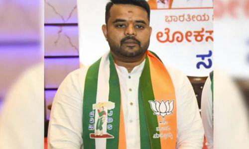 പ്രജ്ജ്വല് രേവണ്ണയ്ക്കെതിരെ സിബിഐ ബ്ലൂ കോര്ണര് നോട്ടീസ് പുറപ്പെടുവിക്കും പ്രജ്ജ്വല് രേവണ്ണയ്ക്കെതിരെ സിബിഐ ബ്ലൂ കോര്ണര് നോട്ടീസ് പുറപ്പെടുവിക്കും