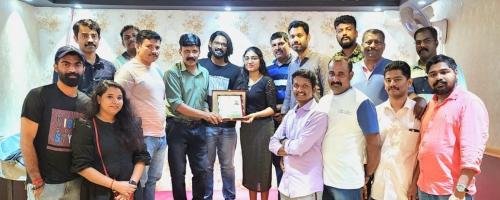 പ്ലസ് ടു പരീക്ഷയിലെ ഇന്ത്യൻ സ്കൂള് ടോപ്പര് വീണ വിജയന് കിഴക്കേതിലിനെ ബഹ്റൈന് ലാല് കെയേഴ്സ് ആദരിച്ചു പ്ലസ് ടു പരീക്ഷയിലെ ഇന്ത്യൻ സ്കൂള് ടോപ്പര് വീണ വിജയന് കിഴക്കേതിലിനെ ബഹ്റൈന് ലാല് കെയേഴ്സ് ആദരിച്ചു