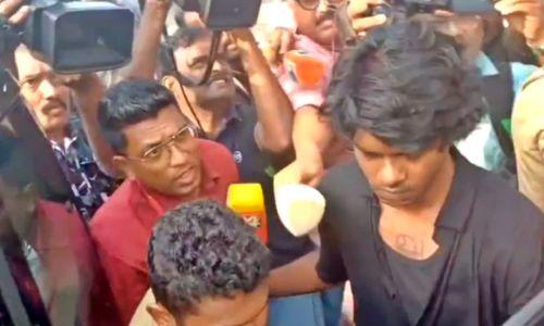 പുലിപ്പല്ല് കേസിൽ വേടനെതിരെ പ്രഥമദൃഷ്ട്യാ കുറ്റകൃത്യമില്ലെന്ന് കോടതി പുലിപ്പല്ല് കേസിൽ വേടനെതിരെ പ്രഥമദൃഷ്ട്യാ കുറ്റകൃത്യമില്ലെന്ന് കോടതി