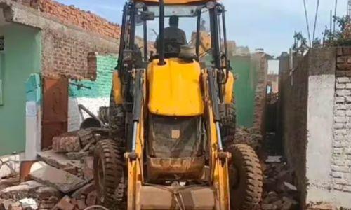 പ്രതിയെ തീരുമാനിക്കേണ്ടത് സര്ക്കാരല്ല; അനധികൃത നിര്മിതിയെങ്കില് നോട്ടീസ് നല്കണമെന്ന് സുപ്രീം കോടതി പ്രതിയെ തീരുമാനിക്കേണ്ടത് സര്ക്കാരല്ല; അനധികൃത നിര്മിതിയെങ്കില് നോട്ടീസ് നല്കണമെന്ന് സുപ്രീം കോടതി