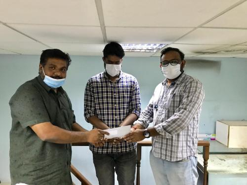 ഹൃദയാഘാതം മൂലം മരണപ്പെട്ട തുളസിയുടെ കുടുംബത്തിന് ഹോപ്പ് ബഹ്‌റൈൻ സഹായധനം കൈമാറി